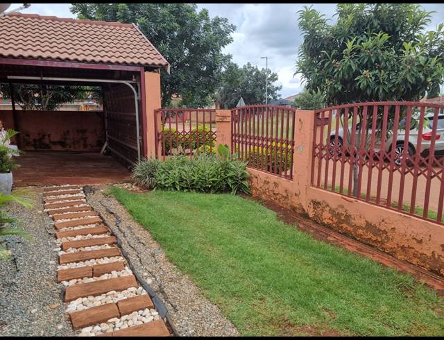 3 BEDROOM HOUSE FOR SALE IN THE ORCHARDS
